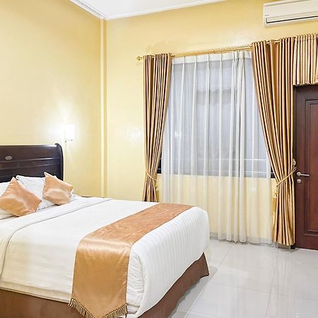 Kartika Hotel Syariah Pacitan Mitra Reddoorz Екстер'єр фото