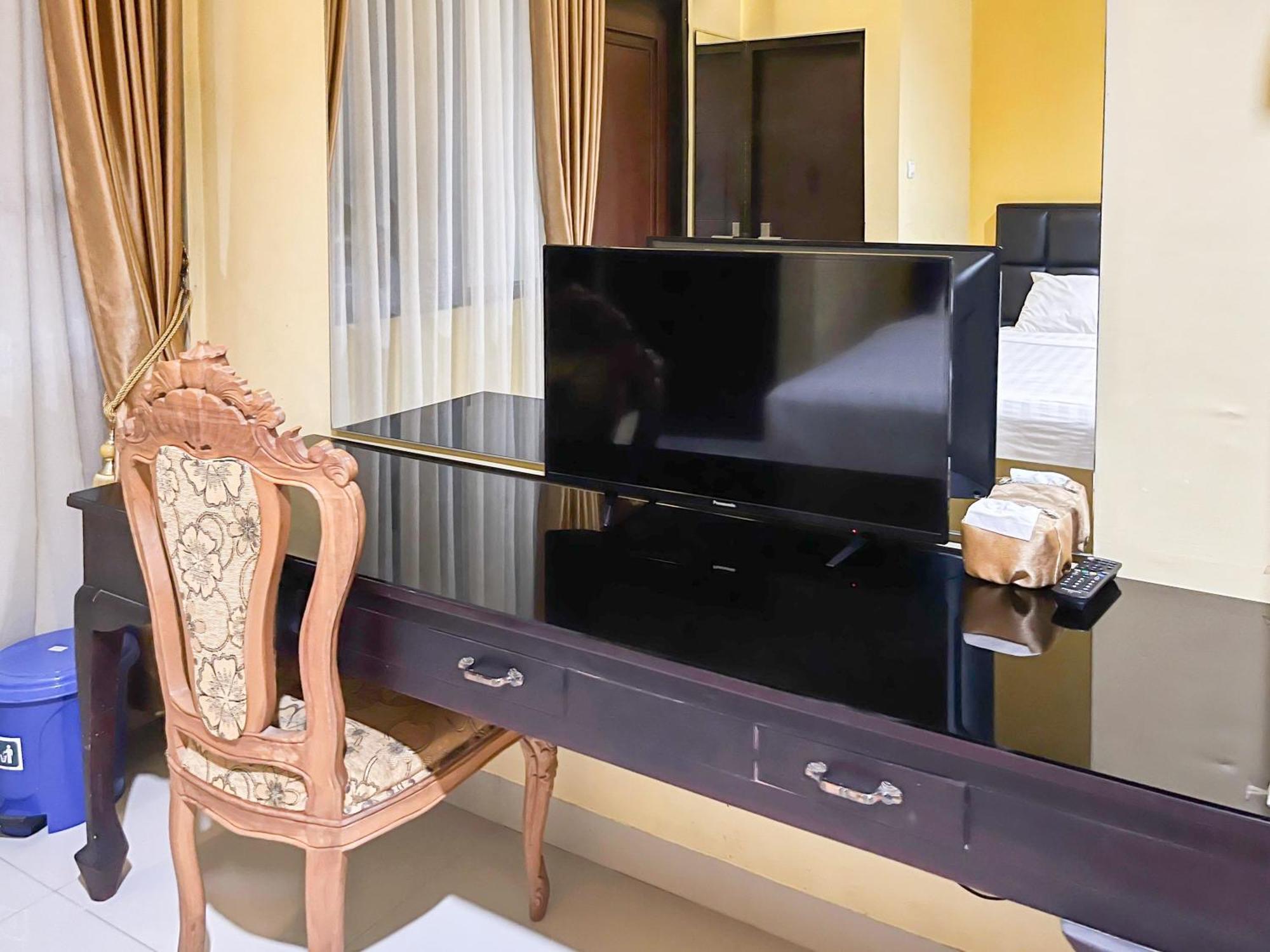 Kartika Hotel Syariah Pacitan Mitra Reddoorz Екстер'єр фото