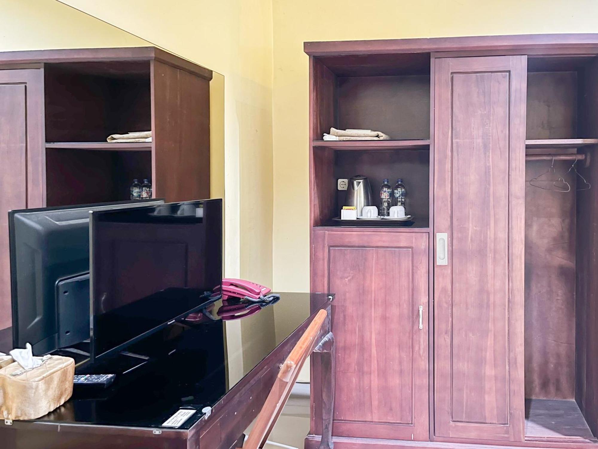 Kartika Hotel Syariah Pacitan Mitra Reddoorz Екстер'єр фото