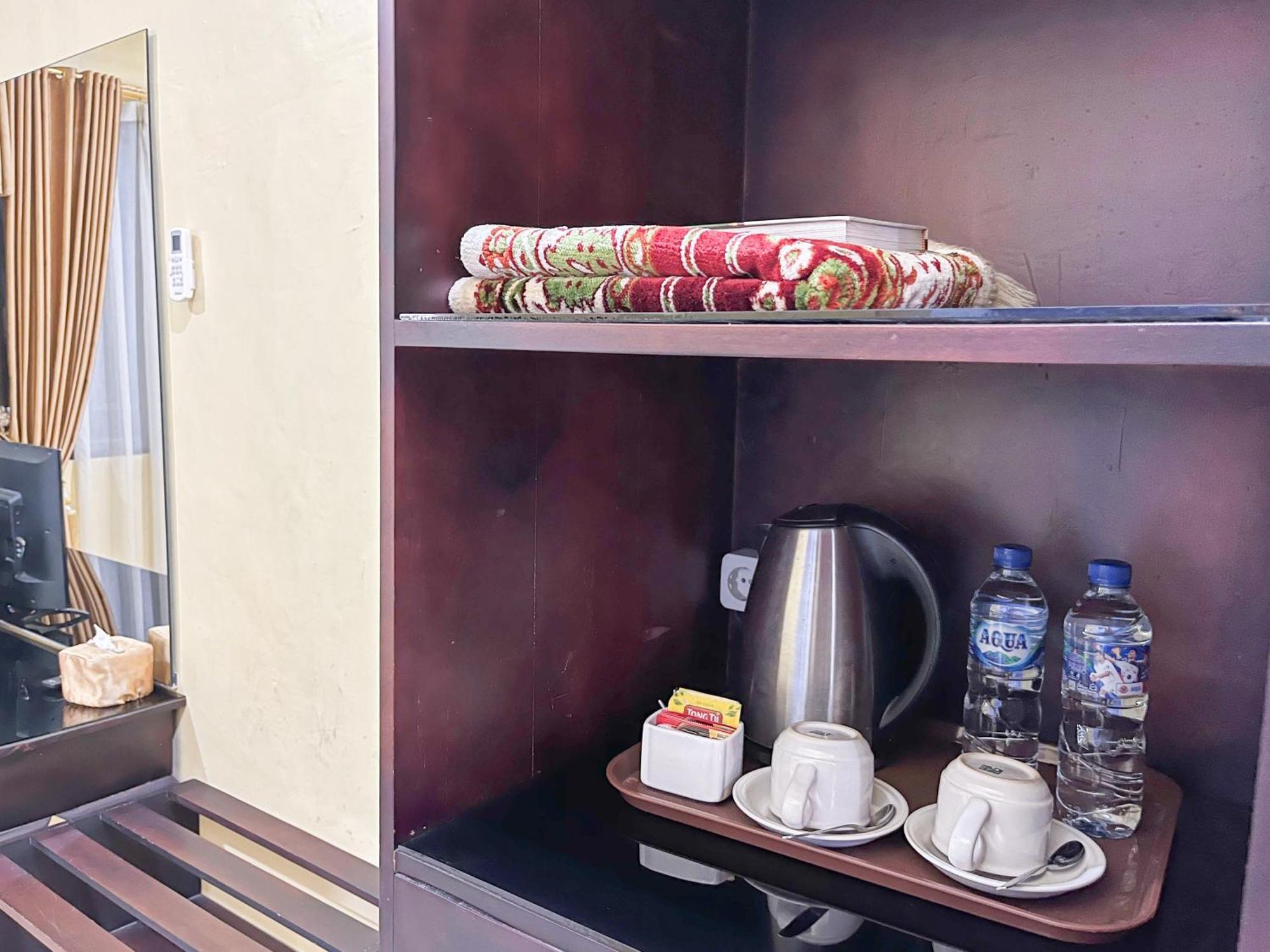 Kartika Hotel Syariah Pacitan Mitra Reddoorz Екстер'єр фото