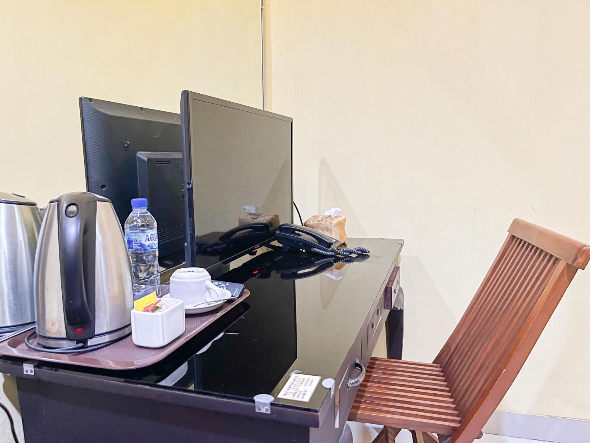 Kartika Hotel Syariah Pacitan Mitra Reddoorz Екстер'єр фото