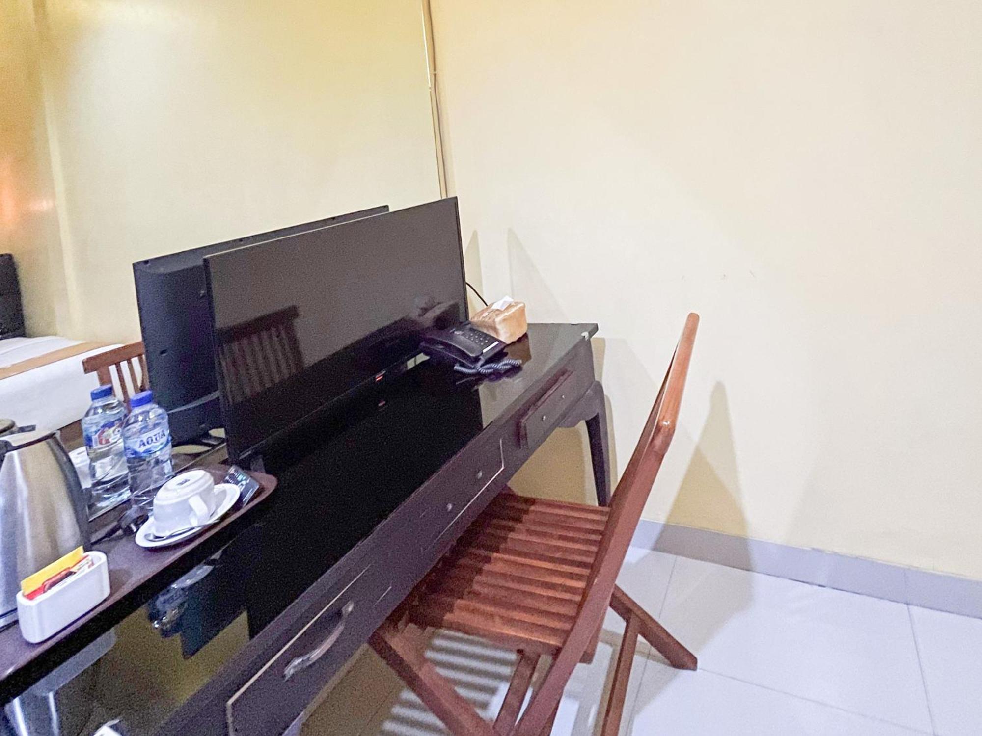 Kartika Hotel Syariah Pacitan Mitra Reddoorz Екстер'єр фото