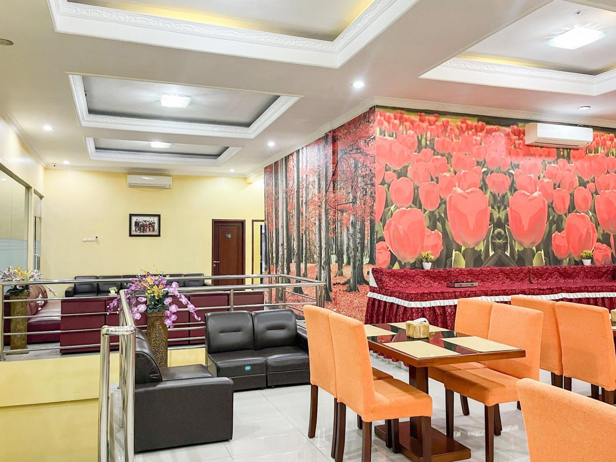 Kartika Hotel Syariah Pacitan Mitra Reddoorz Екстер'єр фото