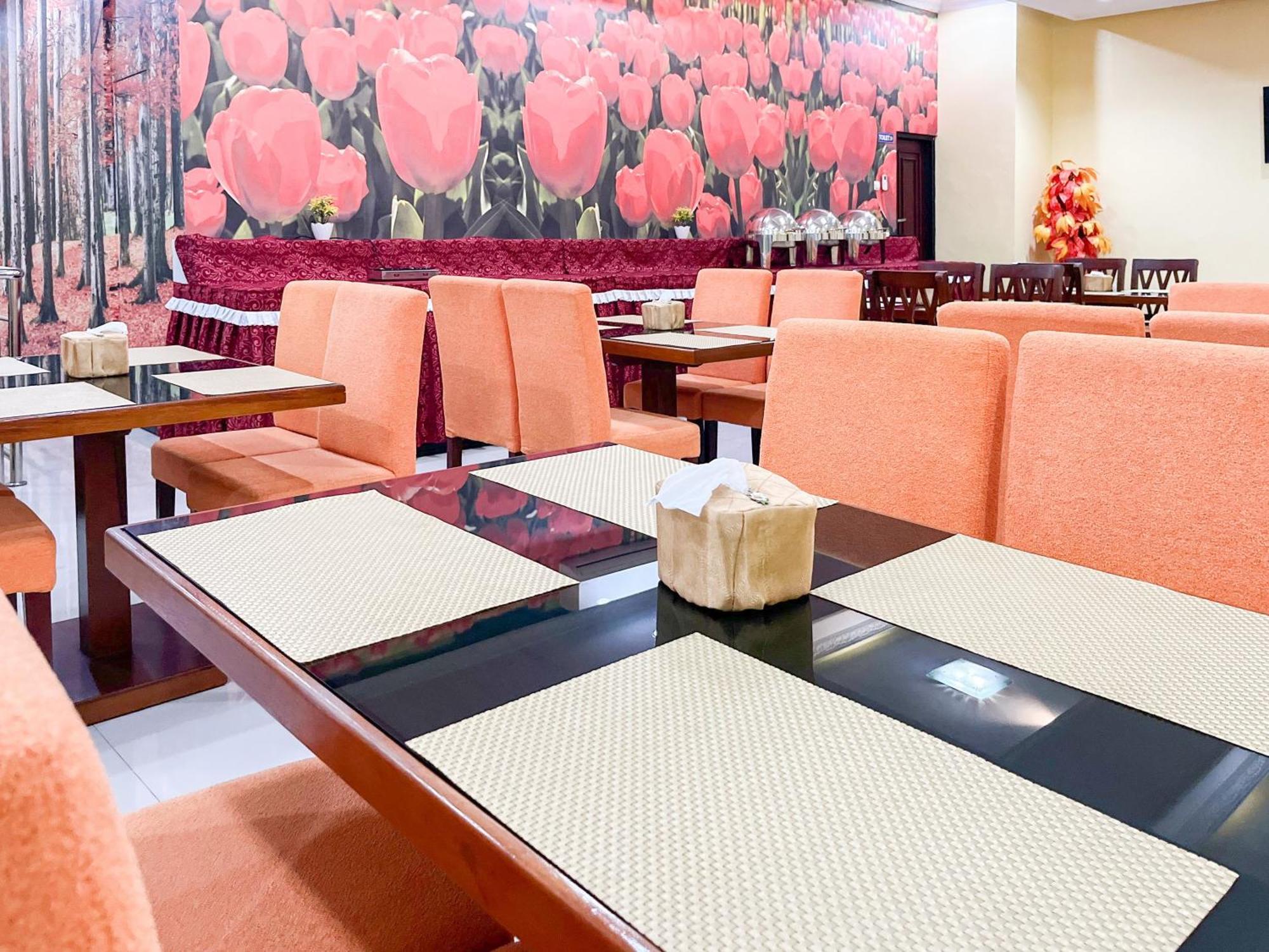 Kartika Hotel Syariah Pacitan Mitra Reddoorz Екстер'єр фото