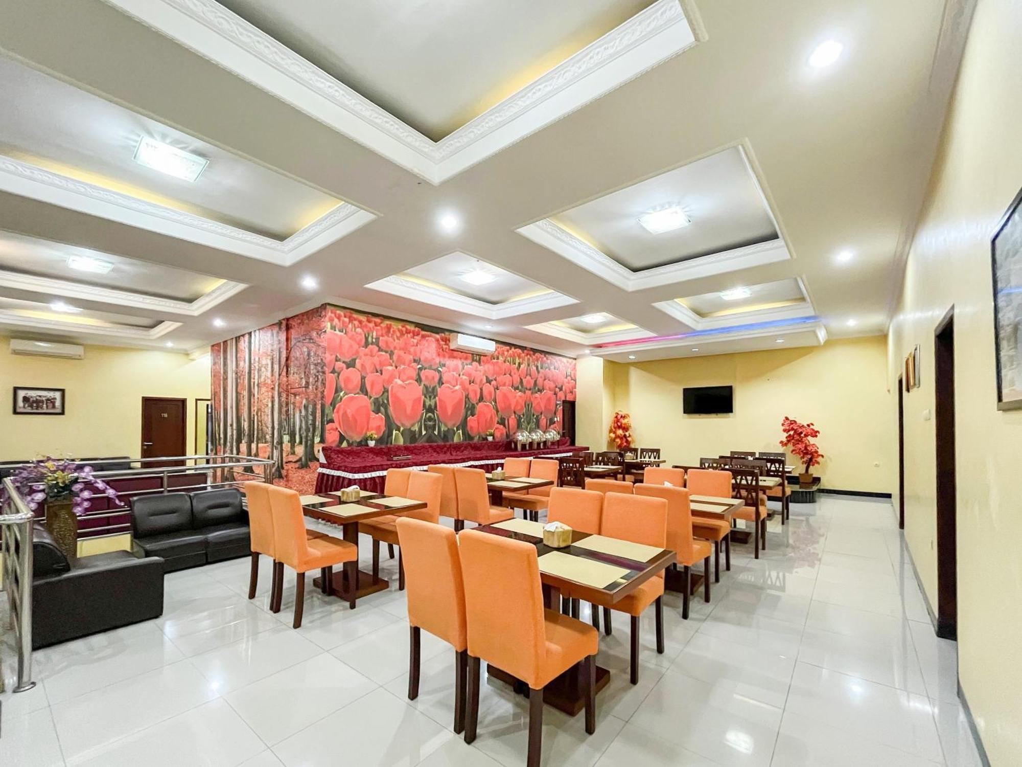 Kartika Hotel Syariah Pacitan Mitra Reddoorz Екстер'єр фото
