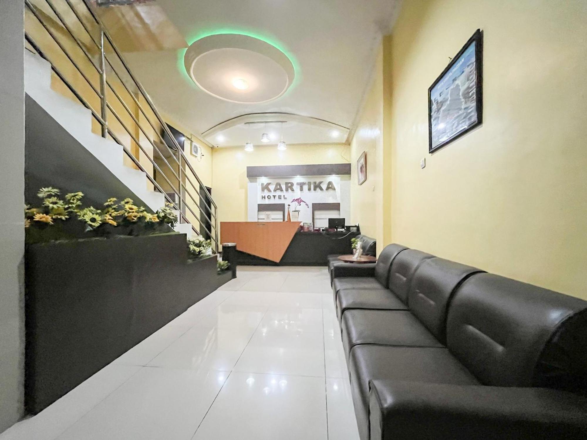 Kartika Hotel Syariah Pacitan Mitra Reddoorz Екстер'єр фото